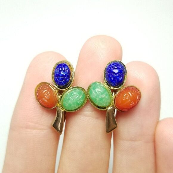 Vintage Scarab Design Three Leaf Clover Clip On Earrings, Gold Tone Setting - Picture 6 of 6